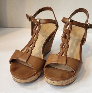 Liz Claiborm Women's Tan Wedge Sandals with Braided T-Strap Size 6